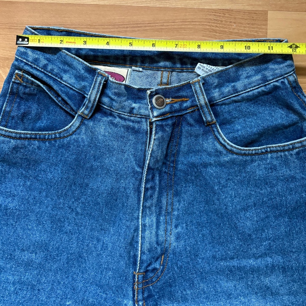 Vintage Rio by Stephen Mardon Highwaisted Blue Tapered Jeans - Picture 7 of 9